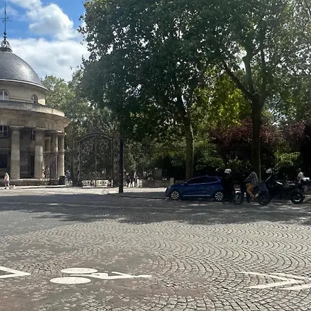 Arc De Triomphe -marie Antoinette Garden Paris